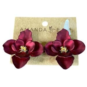 0110 NWT Amanda Blu Matte Coated Flower Earrings Burgundy w/Gold Tone Center